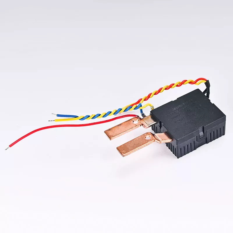 Relais de verrouillage de type rail 4P monophasé 80A